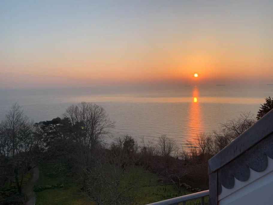 1 Bed Apartment - Sea View Shanklin Exterior photo