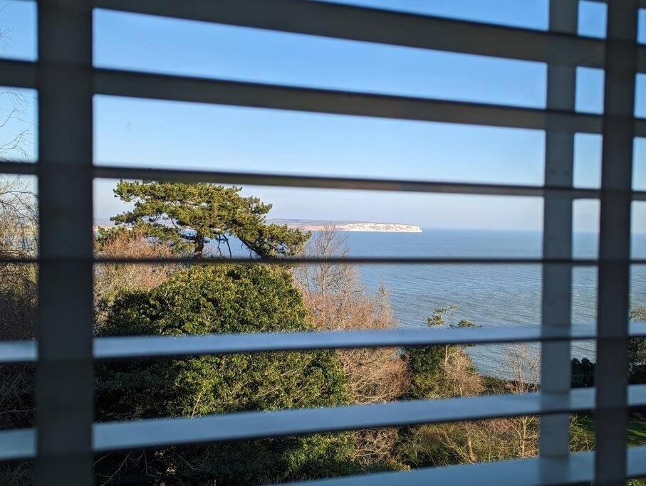 1 Bed Apartment - Sea View Shanklin Exterior photo
