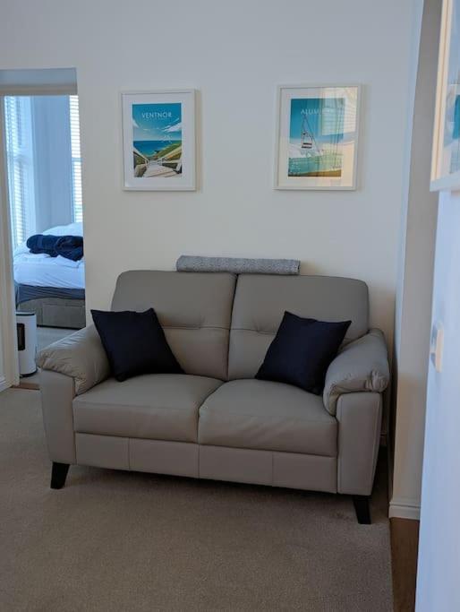 1 Bed Apartment - Sea View Shanklin Exterior photo