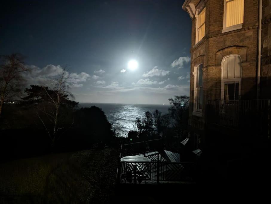 1 Bed Apartment - Sea View Shanklin Exterior photo