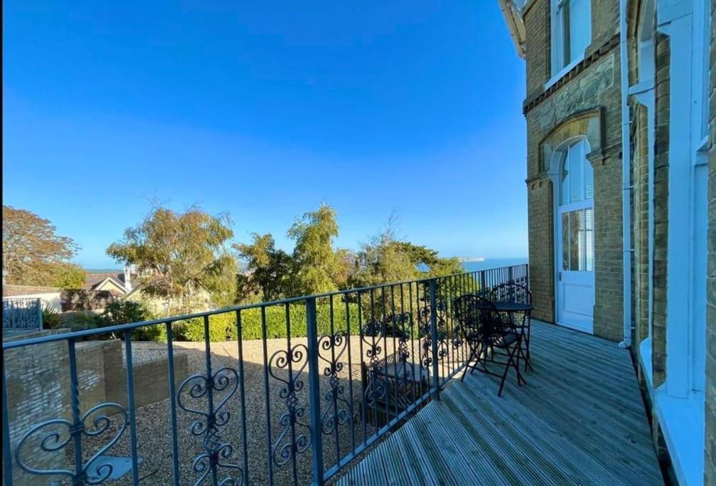 1 Bed Apartment - Sea View Shanklin Exterior photo