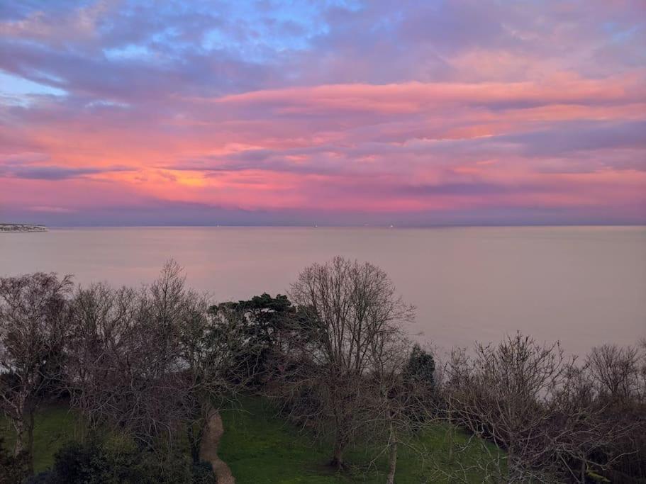 1 Bed Apartment - Sea View Shanklin Exterior photo